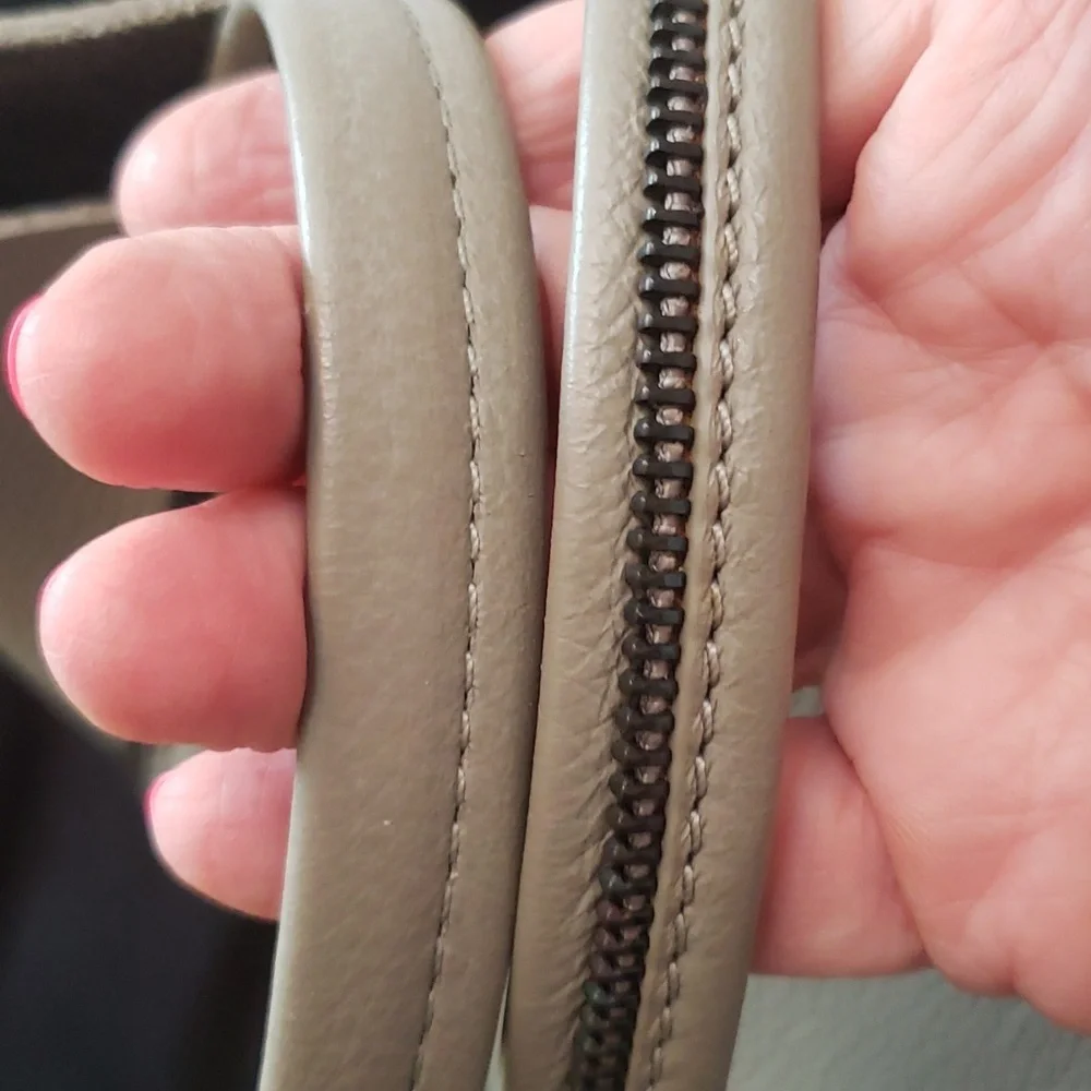 BOTKIER HTF Rare Skull and Crossbones Tote - Picture 9 of 14